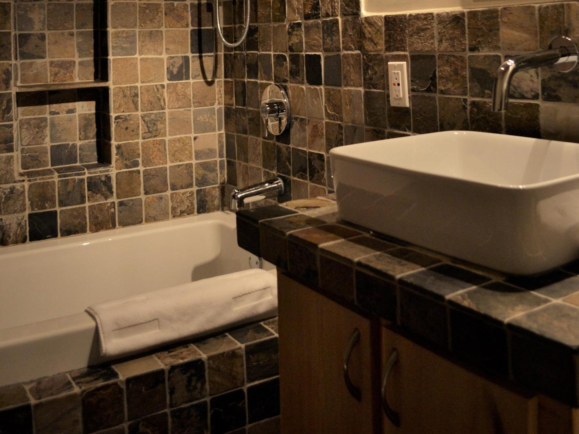 Éco Spa Highland Grenville-Sur-La-Rouge Habitación foto