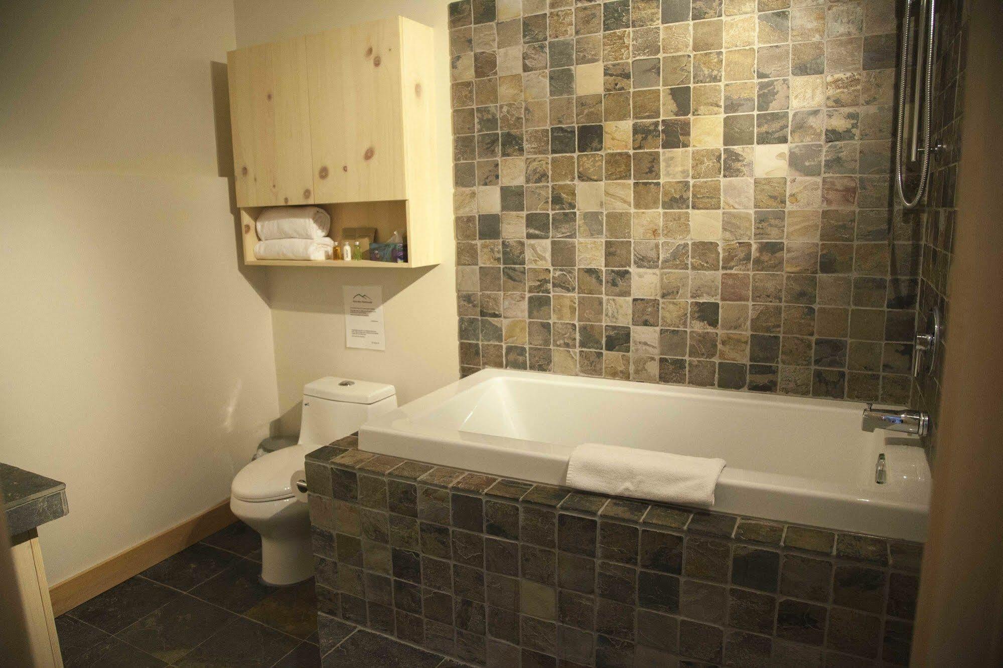 Éco Spa Highland Grenville-Sur-La-Rouge Exterior foto